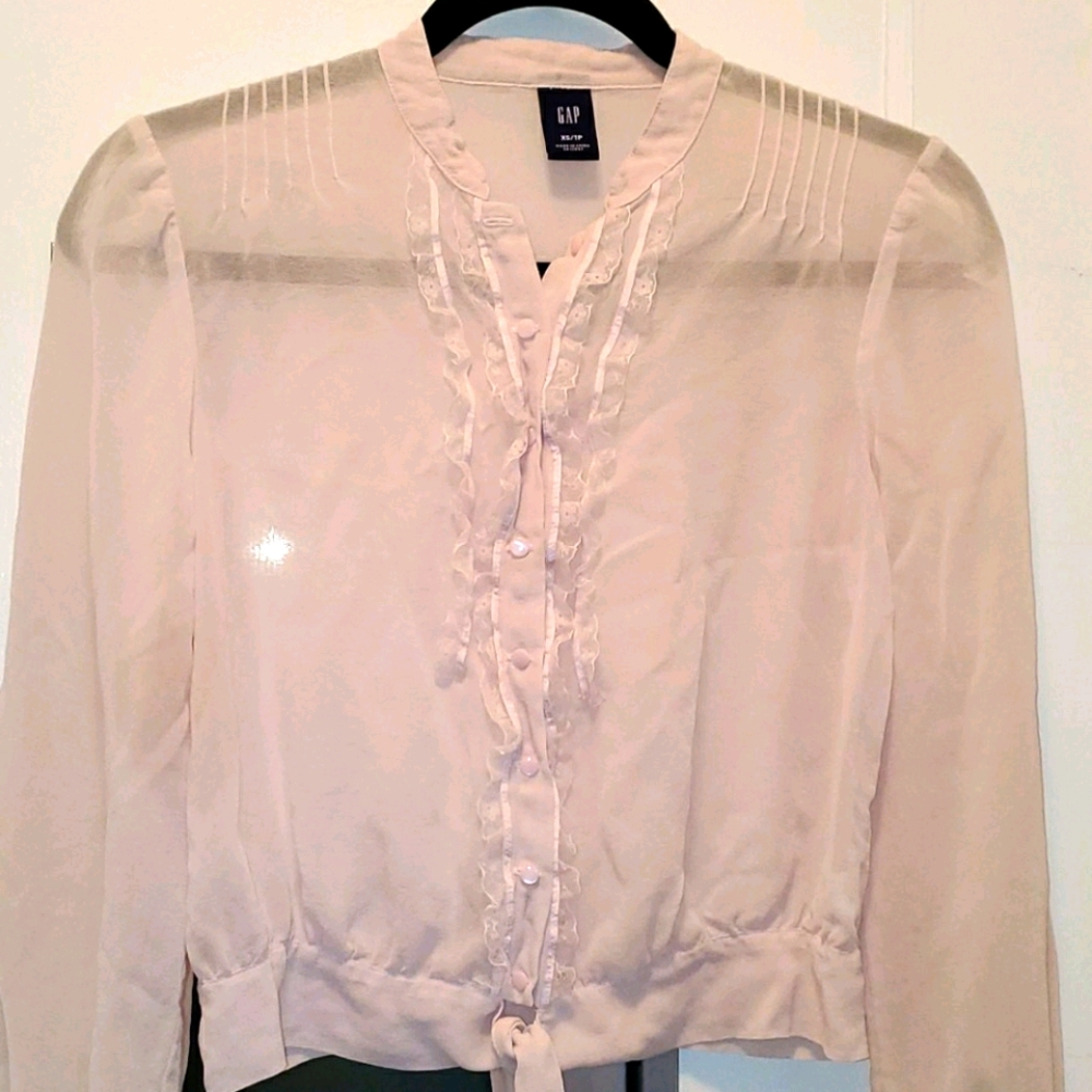 Vintage Gap flirty blouse